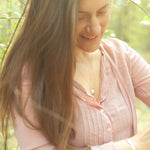 Lade das Bild in den Galerie-Viewer, OOAK • Silver Pebble pendant with White labradorite #4 (ready to ship)