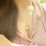 Lade das Bild in den Galerie-Viewer, OOAK • Silver Pebble pendant with White labradorite #4 (ready to ship)