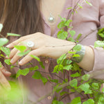 Afbeelding in Gallery-weergave laden, OOAK • Silver Pebble ring set #3, prehnite, size 55 (ready to ship)