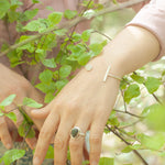 Cargar imagen en el visor de la galería, OOAK Edge elegance bracelet in silver #2 • 6cm (ready-to-ship)