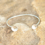 Charger l'image dans la galerie, OOAK Edge elegance bracelet in silver #4 • 5,5cm (ready-to-ship)
