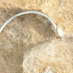 Charger l'image dans la galerie, OOAK Edge elegance bracelet in silver #4 • 5,5cm (ready-to-ship)