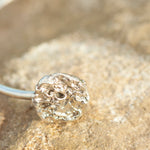 Charger l'image dans la galerie, OOAK Edge elegance bracelet in silver #3 • 5cm (ready-to-ship)