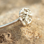 Charger l'image dans la galerie, OOAK Edge elegance bracelet in silver #3 • 5cm (ready-to-ship)