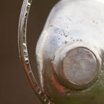 Lade das Bild in den Galerie-Viewer, OOAK • Silver Pebble pendant with White labradorite #4 (ready to ship)