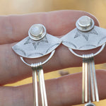 Lade das Bild in den Galerie-Viewer, OOAK Aina earrings #10 • White Labradorite & Onyx (ready to ship)