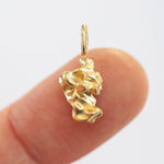 Charger l'image dans la galerie, OOAK Rice pendant in solid 18k yellow gold (ready-to-ship)