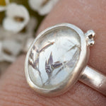 Afbeelding in Gallery-weergave laden, OOAK ring with captured plant #5 • aquamarine • size 51,5 (ready to ship)