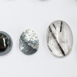 Lade das Bild in den Galerie-Viewer, Choose Your Stone : Sena ring (made to order)