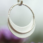 Cargar imagen en el visor de la galería, OOAK • Crescent moon pendant in silver #18 (ready to ship)