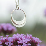 Cargar imagen en el visor de la galería, OOAK • Crescent moon pendant in silver #18 (ready to ship)