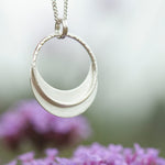 Cargar imagen en el visor de la galería, OOAK • Crescent moon pendant in silver #18 (ready to ship)
