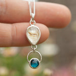 Charger l'image dans la galerie, OOAK Osmose pendant #39 • Rutilated quartz & Kyanite (ready to ship)