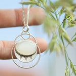 Afbeelding in Gallery-weergave laden, Linka Pendant • silver & moonstone (Ready to ship)