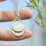 Afbeelding in Gallery-weergave laden, Linka Pendant • silver & moonstone (Ready to ship)