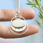 Afbeelding in Gallery-weergave laden, Linka Pendant • silver & moonstone (Ready to ship)