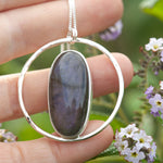 Afbeelding in Gallery-weergave laden, OOAK Mae pendant in silver #43 • Purple Labradorite (Ready to ship)