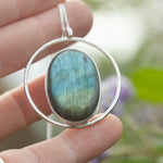 Afbeelding in Gallery-weergave laden, OOAK Mae pendant in silver #42 • Labradorite (Ready to ship)