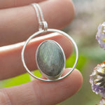 Afbeelding in Gallery-weergave laden, OOAK Mae pendant in silver #45 • Labradorite (Ready to ship)