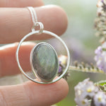Afbeelding in Gallery-weergave laden, OOAK Mae pendant in silver #45 • Labradorite (Ready to ship)
