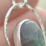 Lade das Bild in den Galerie-Viewer, OOAK Mae pendant in silver #46 • Labradorite (Ready to ship)