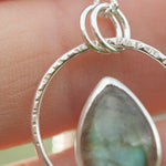 Afbeelding in Gallery-weergave laden, OOAK Mae pendant in silver #39 • Labradorite (Ready to ship)