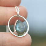 Afbeelding in Gallery-weergave laden, OOAK Mae pendant in silver #40 • Labradorite (Ready to ship)