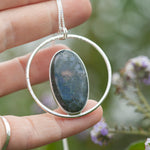 Afbeelding in Gallery-weergave laden, OOAK Mae pendant in silver #51 • Moss Agate (Ready to ship)