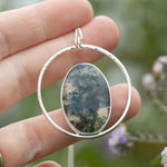 Afbeelding in Gallery-weergave laden, OOAK Mae pendant in silver #52 • Moss Agate (Ready to ship)