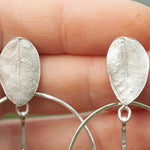 Afbeelding in Gallery-weergave laden, OOAK Selaya silver earrings #3 • leaf, Lemon quartz & Opal (ready to ship)