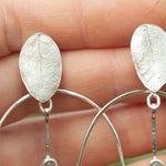 Afbeelding in Gallery-weergave laden, OOAK Selaya silver earrings #3 • leaf, Lemon quartz & Opal (ready to ship)