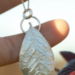 Lade das Bild in den Galerie-Viewer, OOAK Blueberry Leaf pendant in silver #5 (ready to ship)