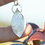 Afbeelding in Gallery-weergave laden, OOAK Blueberry Leaf pendant in silver #7 (ready to ship)