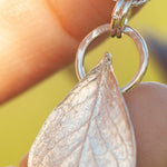 Afbeelding in Gallery-weergave laden, OOAK Blueberry Leaf pendant in silver #7 (ready to ship)