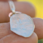 Cargar imagen en el visor de la galería, OOAK Phillyrea latifolia Leaf pendant in silver #12 (ready to ship)