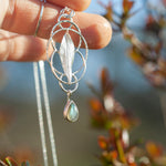 Charger l'image dans la galerie, OOAK Leaf pendant in silver #8 • Labradorite (ready to ship)