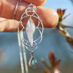 Charger l'image dans la galerie, OOAK Leaf pendant in silver #8 • Labradorite (ready to ship)