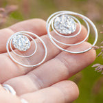 Afbeelding in Gallery-weergave laden, OOAK Echo earrings #21 ~ silver (ready-to-ship)