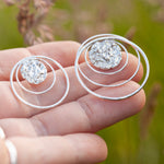 Afbeelding in Gallery-weergave laden, OOAK Echo earrings #21 ~ silver (ready-to-ship)
