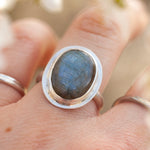 Afbeelding in Gallery-weergave laden, Sena ring with labradorite ~ size 55 (ready to ship)