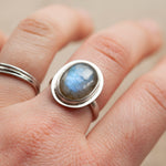 Afbeelding in Gallery-weergave laden, Sena ring with labradorite ~ size 55 (ready to ship)