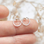 Load image into Gallery viewer, Discrete earrings in silver and 18k yellow gold  (ready-to-ship)
