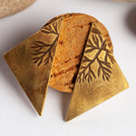 Cargar imagen en el visor de la galería, OOAK earrings with plant imprint #1 • brass (ready-to-ship)
