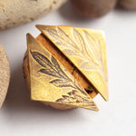 Charger l&#39;image dans la galerie, OOAK earrings with plant imprint #2 • brass (ready-to-ship)
