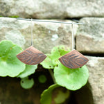 Charger l&#39;image dans la galerie, OOAK dangle earrings with plant imprint #2 • copper (ready-to-ship)
