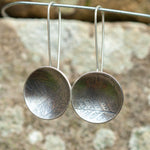 Cargar imagen en el visor de la galería, OOAK dangle earrings with plant imprint #7 • silver (ready-to-ship)
