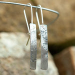 Cargar imagen en el visor de la galería, OOAK dangle earrings with plant imprint #9 • silver (ready-to-ship)
