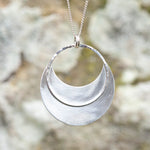 Charger l&#39;image dans la galerie, OOAK • Crescent moon pendant in silver #2  (ready to ship)

