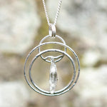 Cargar imagen en el visor de la galería, OOAK • Veritable leaf pendant in silver #2  (ready to ship)
