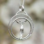 Charger l&#39;image dans la galerie, OOAK • Veritable leaf pendant in silver #2  (ready to ship)
